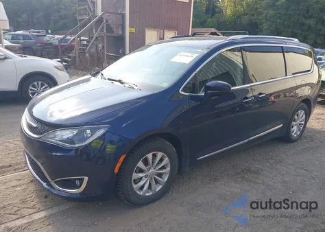 2019 Chrysler Pacifica Touring L из США, поврежденный, VIN 2C4RC1BG4KR537400